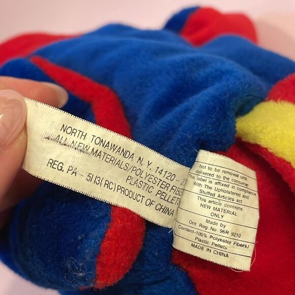 Vintage 1997 Ganz Pirate Parrot CH1862 Red, Blue and Yellow Good Used Condition - Picture 8 of 8